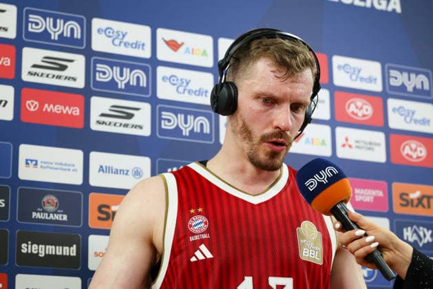 Andreas Obst (FC Bayern Basketball, 13) beim Interview nach dem Spiel, GER, FC Bayern Basketball vs. Alba Berlin, Basketball, easycredit Basketball Bundesliga, Playoffs, Finale, Spiel 1, Saison 2025 2026, 12.06.2026, GER, FC Bayern Basketball vs. Alba Berlin, Basketball, easycredit Basketball Bundesliga, Playoffs, Finale, Spiel 1, Saison 2025 2026, 12.06.2026 Muenchen