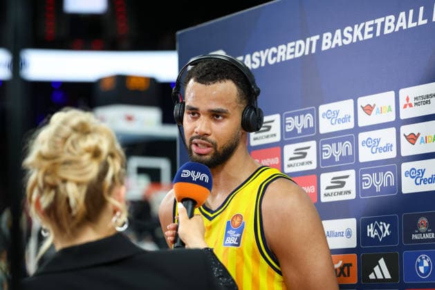 Norris Agbakoko (Alba Berlin, 17) beim Interview nach dem Spiel, GER, FC Bayern Basketball vs. Alba Berlin, Basketball, easycredit Basketball Bundesliga, Playoffs, Finale, Spiel 1, Saison 2025 2026, 12.06.2026, GER, FC Bayern Basketball vs. Alba Berlin, Basketball, easycredit Basketball Bundesliga, Playoffs, Finale, Spiel 1, Saison 2025 2026, 12.06.2026 Muenchen