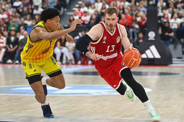 Andreas OBST (FCB), Aktion,Zweikampf gegen Jack KAYIL (Alba Berlin). Basketball BBL,Saison 2025 2026 Play Off Finale Spiel 1, FC Bayern Muenchen - Alba Berlin am 12.06.2026 S A P G A R D EN