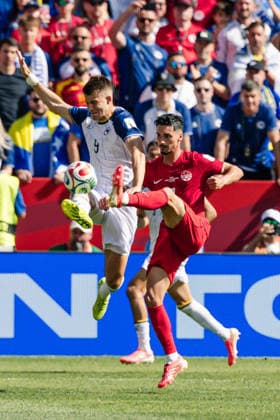 Stephen Eustáquio of Canada contests with Samed Baždar of Bosnia and Herzegovina during the FIFA World Cup, WM, Weltmeisterschaft, Fussball game between Canada and Bosnia and Herzegovina at Toronto Stadium on June 12, 2026 in Toronto, Ontario, Canada  Copyright: xCurtisxWongx xSPPx Sportspressphoto_SPR165452