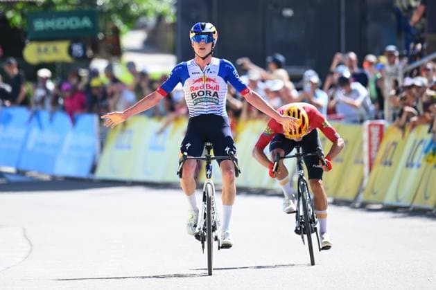Tour Auvergne - Rhone-Alpes 2026 Stage 6 CREST-VOLAND, FRANCE - JUNE 12 : Van Gils Maxim (BEL) of Red Bull - BORA - Hansgrohe, Johannessen Tobias Halland (NOR) of UNO-X Mobility during stage 6 of the 78th edition of Tour Auvergne - Rhone-Alpes an UCI World Tour 2.UWT cycling road race stage for Men Elite of 182.3 km with start in Saint-Vulbas and finish in Crest-Voland on June 12, 2026 in Crest-Voland, France, 12 06 2026 ( Motordriver Guy De Vuyst - Crest-Voland France  Copyright: xVincentxKalutx
