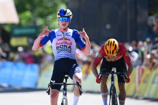 Tour Auvergne - Rhone-Alpes 2026 Stage 6 CREST-VOLAND, FRANCE - JUNE 12 : Van Gils Maxim (BEL) of Red Bull - BORA - Hansgrohe, Johannessen Tobias Halland (NOR) of UNO-X Mobility during stage 6 of the 78th edition of Tour Auvergne - Rhone-Alpes an UCI World Tour 2.UWT cycling road race stage for Men Elite of 182.3 km with start in Saint-Vulbas and finish in Crest-Voland on June 12, 2026 in Crest-Voland, France, 12 06 2026 ( Motordriver Guy De Vuyst - Crest-Voland France  Copyright: xVincentxKalutx