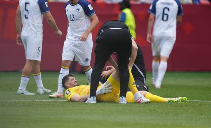 June 12 2026: Nikola Vasilj (Bosnia And Herzegovina) on the ground during Canada and Bosnia and Herzegovina, FIFA World Cup, WM, Weltmeisterschaft, Fussball 2026, at Toronto Stadium in Toronto, Canada. CSM Canada V Bosnia And Herzegovina: Group B - FIFA World Cup 2026  - ZUMAc04_ 20260612_zma_c04_086 Copyright: xKimxPricex