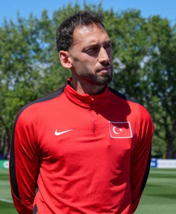 Ahead of Turkiye v Australia - FIFA World Cup, WM, Weltmeisterschaft, Fussball 2026 VANCOUVER, CANADA - JUNE 12: Hakan Calhanoglu speaks to press before training session ahead of the FIFA World Cup 2026 Group D qualifiers match between Turkiye and Australia at the BC Place Stadium, in Vancouver, United States on June 12, 2026. Ercin Erturk Anadolu Vancouver Canada. Editorial use only. Please get in touch for any other usage.  Copyright: x2026xAnadoluxErcinxErturkx