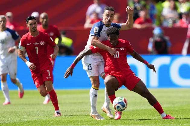 June 12, 2026, Toronto, Ciudad de Mexico, Canada: Jonathan DAVID 10 of Canada and Ermedin DEMIROVIC 10 of Bosnia and Herzegovina battle for the ball during the 2026 FIFA World Cup, WM, Weltmeisterschaft, Fussball Group B match between Canada and Bosnia and Herzegovina at Toronto Stadium. on June 12, 2026 in Toronto, Canada. Canada V Bosnia And Herzegovina - 2026 FIFA World Cup  - ZUMAe321 20260612_zsa_e321_022 Copyright: xLeonardoxRamirezx