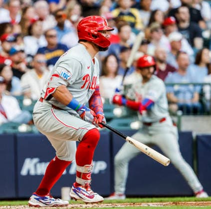 Philadelphia Phillies designated hitter Kyle Schwarber hits a single in the fourth inning of the MLB, Baseball Herren, USA game between the Philadelphia Phillies and the Milwaukee Brewers at American Family Field in Milwaukee, Wisconsin on Friday, June 12, 2026.  MIL20260612815 TANNENxMAURY