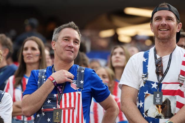 Fans of the United States cheers on his team in a Group D match of the 2026 FIFA World Cup, WM, Weltmeisterschaft, Fussball between the United States and Paraguay at SoFi Stadium in Los Angeles, United States,12 June 2026. Fifa World Cup 2026 - Group D - USA - Paraguay !ACHTUNG: NUR REDAKTIONELLE NUTZUNG!  Copyright: xOmarxAlonsox GR6030 20260613-55020581657_1