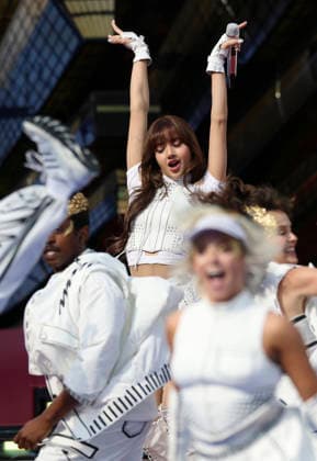 (260613) -- LOS ANGELES, June 13, 2026 -- Thai rapper Lisa performs before the group D match between the United States and Paraguay at the 2026 FIFA World Cup, WM, Weltmeisterschaft, Fussball at Los Angeles Stadium in Los Angeles, the United States, June 12, 2026. ) (SP)U.S.-LOS ANGELES-FOOTBALL-FIFA WORLD CUP-GROUP D-USA VS PRY BaixXuefei 