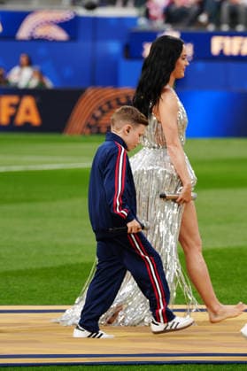Singer Katy Perry (R) and singer Tius Luka perform ahead of a Group D match of the 2026 FIFA World Cup, WM, Weltmeisterschaft, Fussball between the United States and Paraguay at SoFi Stadium in Los Angeles, United States,12 June 2026. Fifa World Cup 2026 - Group D - USA - Paraguay !ACHTUNG: NUR REDAKTIONELLE NUTZUNG!  Copyright: xOmarxAlonsox GR6033 20260613-55020581674_1