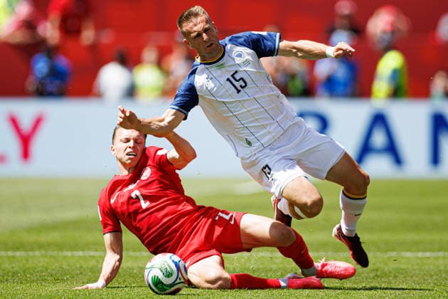 Alistair Johnston and Amar Memic seen during FIFA World Cup, WM, Weltmeisterschaft, Fussball 2026 game between national teams of Canada and Bosnia and Herzegovina (Grzegorz Wajda Ball Raw Images) Toronto BMO Field Canada Copyright: xGrzegorzxWajdax grzegorzwajda_canada_bosnia_2526_2-36