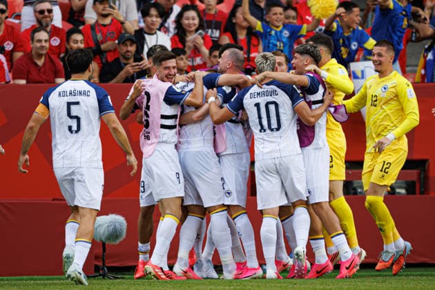 Players of Bosnia seen celebrating after goal from Jovo Lukic during FIFA World Cup, WM, Weltmeisterschaft, Fussball 2026 game between national teams of Canada and Bosnia and Herzegovina (Grzegorz Wajda Ball Raw Images) Toronto BMO Field Canada Copyright: xGrzegorzxWajdax grzegorzwajda_canada_bosnia_2526_2-44