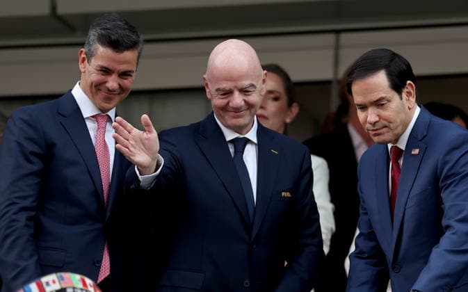 FIFA World Cup, WM, Weltmeisterschaft, Fussball 2026 - Group D - USA vs Paraguay (from L) President of Paraguay Santiago Pena, FIFA president Gianni Infantino and US Secretary of State Marco Rubio before the FIFA World Cup 2026 group stage match USA against Paraguay, in Los Angeles, California, USA, 12 June 2026. LOS ANGELES United States  Copyright: xCHRISxTORRESx
