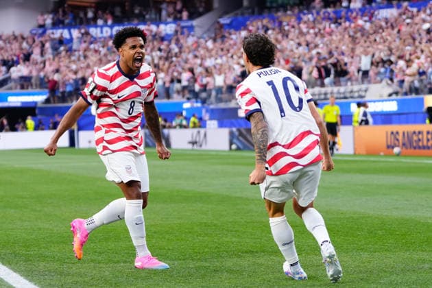 USA v Paraguay: Group D - FIFA World Cup, WM, Weltmeisterschaft, Fussball 2026 Weston Mckennie and Christian Pulisic of USA celebrate an own goal scored by Damian Bobadilla of Paraguay during the FIFA World Cup 2026 Group D match between USA and Paraguay at Los Angeles Stadium on June 12, 2026 in Los Angeles, California. Los Angeles California United States  Copyright: xJosexBretonx originalFilename:bretonhernandez-usavpara260612_npZC0.jpg