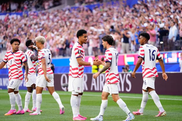 USA v Paraguay - FIFA World Cup, WM, Weltmeisterschaft, Fussball 2026 - Group D LOS ANGELES, USA - JUNE 12: Players of USA celebrate an own goal scored by Damian Bobadilla of Paraguay during the 2026 FIFA World Cup First Stage Group D match between USA and Paraguay at SoFi Stadium (Los Angeles Stadium) in Los Angeles, California, United States on June 12, 2026. Jose Hernandez Anadolu California United States. Editorial use only. Please get in touch for any other usage.  Copyright: x2026xAnadoluxJosexHernandezx