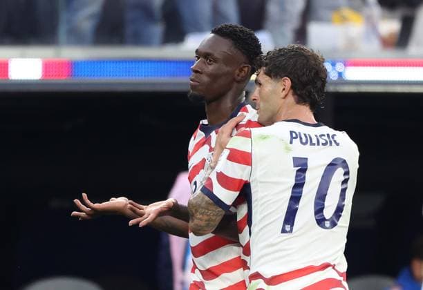 . - United States v Paraguay, FIFA World Cup, WM, Weltmeisterschaft, Fussball 2026, Group D, SoFi Stadium, Los Angeles Stadium, Los Angeles, USA, 12th June 2026. DC Photos Crystal Pix GOAL Folarin Balogun of United States men s national soccer team goal celebration with Christian Pulisic of United States men s national soccer team. - United States v Paraguay, FiFA World Cup 2026, Group D, SoFi Stadium, Los Angeles Stadium, Los Angeles, USA, 12th June 2026. DC Photos Crystal Pix Los Angeles Los Angeles Stadium United States Of America Copyright: xDCxPhotosx CP_United_States_Paraguay_120626_DC_26