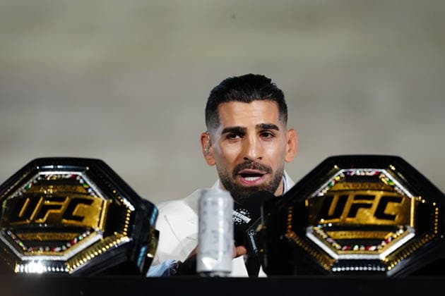 UFC Freedom 250: pre-fight press conference, PK, Pressekonferenz UFC Freedom 250: Pre-Fight Press Conference WASHINGTON, DC - JUNE 12: Ilia Topuria speaks to the media during the UFC Freedom 250: Pre-Fight Press Conference at Lincoln Memorial on June 12, 2026, in Washington, USA. (Photo by Louis Grasse PxImages) Washington Lincoln Memorial DC USA Copyright: xLouisxGrassex
