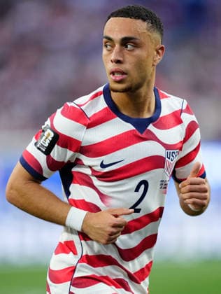 USA v Paraguay: Group D - FIFA World Cup, WM, Weltmeisterschaft, Fussball 2026 Sergino Dest of USA looks on during the FIFA World Cup 2026 Group D match between USA and Paraguay at Los Angeles Stadium on June 12, 2026 in Los Angeles, California. Los Angeles California United States  Copyright: xJosexBretonx originalFilename:bretonhernandez-usavpara260612_npmfG.jpg