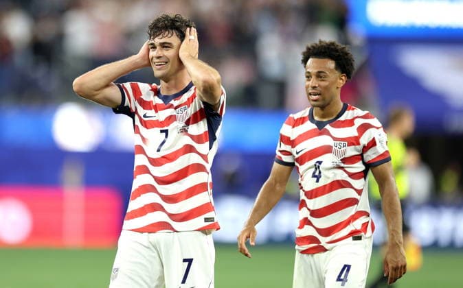 FIFA World Cup, WM, Weltmeisterschaft, Fussball 2026 - Group D - USA vs Paraguay Giovanni Reyna of USA celebrates after scoring his team s 4th goal during the FIFA World Cup 2026 group stage match USA against Paraguay, in Los Angeles, California, USA, 12 June 2026. LOS ANGELES United States  Copyright: xCHRISxTORRESx