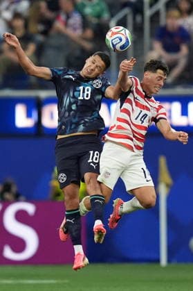 FIFA World Cup, WM, Weltmeisterschaft, Fussball 2026 - Group D - USA vs Paraguay Sebastian Berhalter of USA (R) in action against Alex Arce of Paraguay (L) during the FIFA World Cup 2026 group stage match USA against Paraguay, in Los Angeles, California, USA, 12 June 2026. LOS ANGELES United States  Copyright: xSCOTTxSTRAZZANTEx