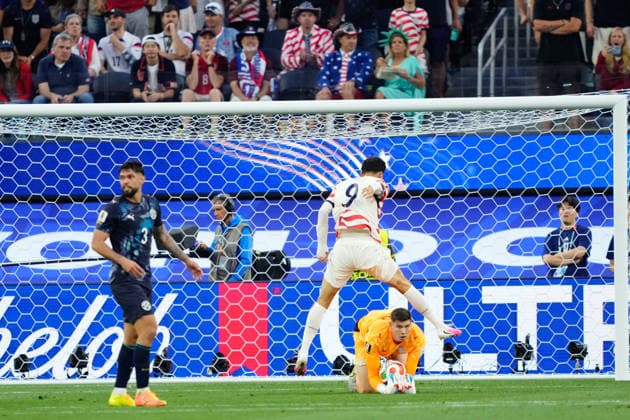 USA v Paraguay: Group D - FIFA World Cup, WM, Weltmeisterschaft, Fussball 2026 Orlando Gill of Paraguay in action during the FIFA World Cup 2026 Group D match between USA and Paraguay at Los Angeles Stadium on June 12, 2026 in Los Angeles, California. Los Angeles California United States  Copyright: xJosexBretonx originalFilename:bretonhernandez-usavpara260612_np8oK.jpg