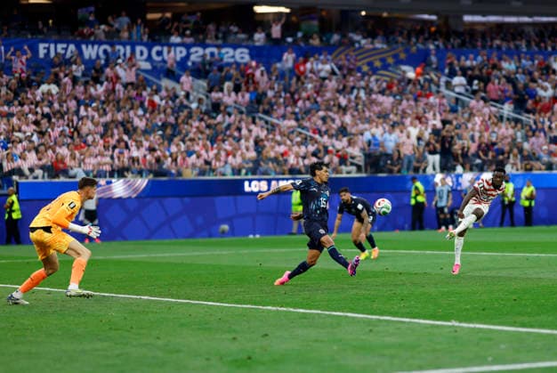June 12, 2026 USA forward Folarin Balogun (20) scores a goal during the FIFA World Cup, WM, Weltmeisterschaft, Fussball 2026 Group A match between USA and Paraguay in Inglewood, California. Mandatory Photo Credit : CSM USA forward Christian Pulisic (10) FIFA World Cup 2026: USA Vs Paraguay JUN 12  - ZUMAc04_ 20260612_zma_c04_229 Copyright: xCharlesxBausx