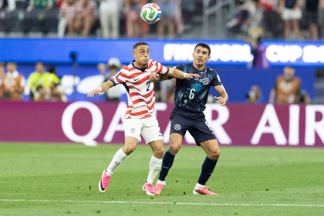 INGLEWOOD, CA - JUNE 12: Sergino Dest 2 of the United States and Junior Alonso 6 of Paraguay compete for the ball during the FIFA World Cup, WM, Weltmeisterschaft, Fussball 2026 Group D match between USA and Paraguay on June 12, 2026 at Los Angeles Stadium in Inglewood, CA. (Photo by Karl Anderson Icon Sportswire) SOCCER: JUN 12 FIFA World Cup 26 Group D - USA vs Paraguay EDITORIAL USE ONLY Icon272260612012