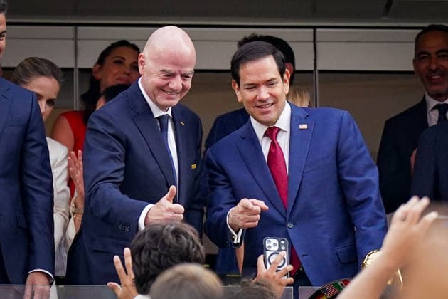 USA: Fussball FIFA World Cup, WM, Weltmeisterschaft, Fussball 2026 Gruppe D USA vs Paraguay SoFi Stadium (Los Angeles, Kalifornien): Ganni Infantino (Präsident FIFA) und Marco Rubio (Außenminister der Vereinigten Staaten)
