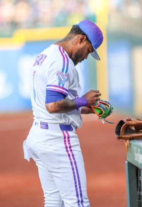 JUNE 12, 2026: Kansas City Royals third baseman Maikel Garcia (11) signs autographs prior to the game against the Houston Astros at Kauffman Stadium in Kansas City, MO. CSM Kansas City United States - ZUMAc04_ 20260613_zma_c04_003 Copyright: xRomanxPunox