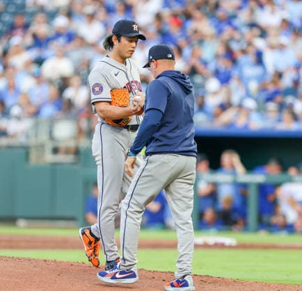 JUNE 12, 2026: Houston Astros starting pitcher Tatsuya Imai (45) leaves the game in the 1st inning against the Kansas City Royals at Kauffman Stadium in Kansas City, MO. CSM Kansas City United States - ZUMAc04_ 20260613_zma_c04_031 Copyright: xRomanxPunox