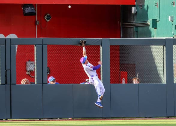 JUNE 12, 2026: Kansas City Royals outfielder Isaac Collins (1) leaps but could not catch the fly ball in the 1st inning against the Houston Astros at Kauffman Stadium in Kansas City, MO. CSM Kansas City United States - ZUMAc04_ 20260613_zma_c04_046 Copyright: xRomanxPunox