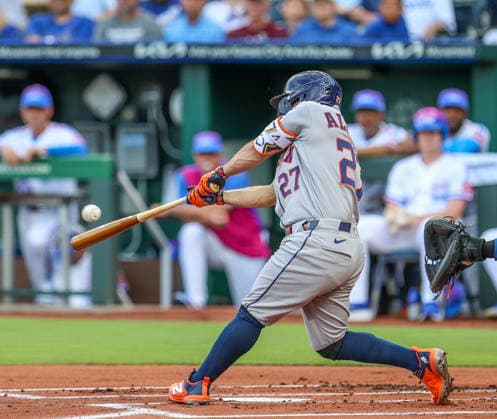 JUNE 12, 2026: Houston Astros second baseman Jose Altuve (27) hits a flyball in the 1st inning against the Kansas City Royals at Kauffman Stadium in Kansas City, MO. CSM Kansas City United States - ZUMAc04_ 20260613_zma_c04_058 Copyright: xRomanxPunox