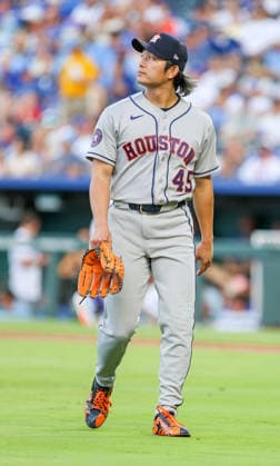JUNE 12, 2026: Houston Astros starting pitcher Tatsuya Imai (45) leaves the game in the 1st inning against the Kansas City Royals at Kauffman Stadium in Kansas City, MO. CSM Kansas City United States - ZUMAc04_ 20260613_zma_c04_081 Copyright: xRomanxPunox