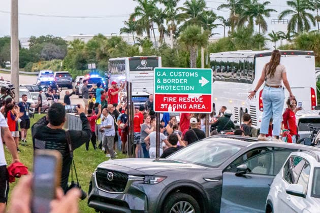June 12, 2026, West Palm Beach, Fl, USA: Traffic builds near Palm Beach International Airport as fans and onlookers watch the departure of the Portugal national football team from PBI ahead of the 2026 World Cup. West Palm Beach USA - ZUMAc343 0859032277st Copyright: xChrisxBeckettx