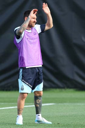 Argentina s forward Lionel Messi gestures during a training session during the 2026 FIFA World Cup, WM, Weltmeisterschaft, Fussball football tournament at Sporting KC Training Centre in Kansas City on June 12, 2026. ¨(Photo by Alejandro PAGNI PHOTOxPHOTO) KANSAS CITY UNITED STATES