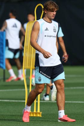Argentina™s forward Nicolas Paz takes part in a training session during the 2026 FIFA World Cup, WM, Weltmeisterschaft, Fussball football tournament at Sporting KC Training Centre in Kansas City on June 12, 2026. ¨(Photo by Alejandro PAGNI PHOTOxPHOTO) KANSAS CITY UNITED STATES