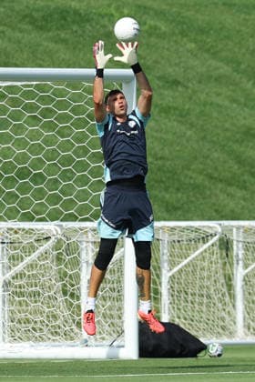 Argentina™s goalkeeper Emiliano Martinez takes part in a training session during the 2026 FIFA World Cup, WM, Weltmeisterschaft, Fussball football tournament at Sporting KC Training Centre in Kansas City on June 12, 2026. ¨(Photo by Alejandro PAGNI PHOTOxPHOTO) KANSAS CITY UNITED STATES
