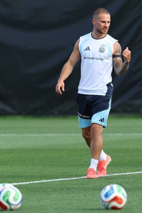 Argentina™s midfielder Alexis Mac Allister takes part in a training session during the 2026 FIFA World Cup, WM, Weltmeisterschaft, Fussball football tournament at Sporting KC Training Centre in Kansas City on June 12, 2026. ¨(Photo by Alejandro PAGNI PHOTOxPHOTO) KANSAS CITY UNITED STATES