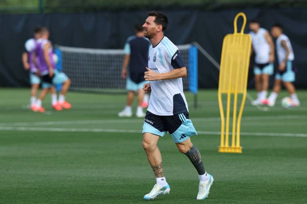 Argentina s forward Lionel Messi takes part in a training session during the 2026 FIFA World Cup, WM, Weltmeisterschaft, Fussball football tournament at Sporting KC Training Centre in Kansas City on June 12, 2026. ¨(Photo by Alejandro PAGNI PHOTOxPHOTO) KANSAS CITY UNITED STATES