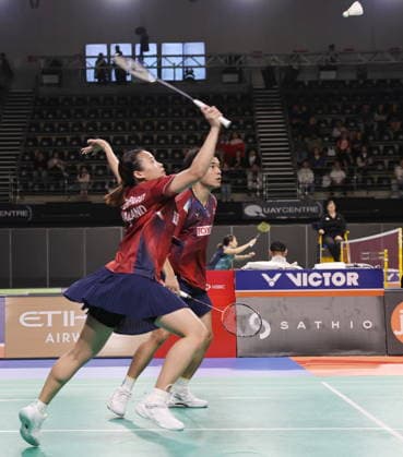 (260613) -- SYDNEY, June 13, 2026 -- Ruttanapak Oupthong Jhenicha Sudjaipraparat (front) comptete during the mixed doubles semifinal match between Guo Xinwa Chen Fanghui of China and Ruttanapak Oupthong Jhenicha Sudjaipraparat of Thailand at the Australian Badminton Open 2026 in Sydney, Australia, June 13, 2026. ) (SP)AUSTRALIA-SYDNEY-BADMINTON-AUSTRALIAN OPEN-MIXED DOUBLES-SEMIFINALS GongxBing 