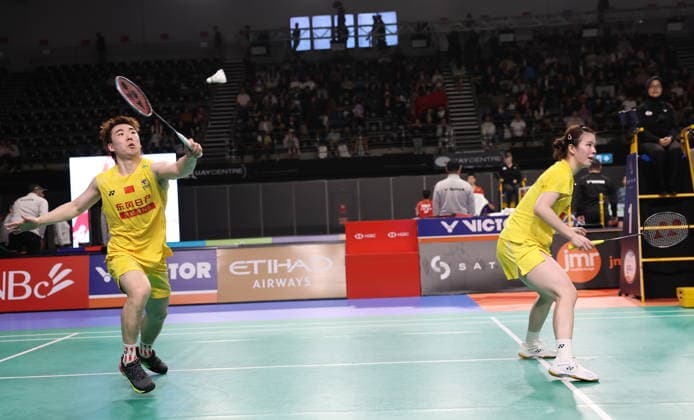 (260613) -- SYDNEY, June 13, 2026 -- Guo Xinwa (L) Chen Fanghui compete during the mixed doubles semifinal match between Guo Xinwa Chen Fanghui of China and Ruttanapak Oupthong Jhenicha Sudjaipraparat of Thailand at the Australian Badminton Open 2026 in Sydney, Australia, June 13, 2026. ) (SP)AUSTRALIA-SYDNEY-BADMINTON-AUSTRALIAN OPEN-MIXED DOUBLES-SEMIFINALS GongxBing 