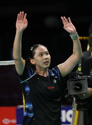 (260613) -- SYDNEY, June 13, 2026 -- Chochuwong Pornpawee waves to spectators after winning the women s singles semifinal match between Okuhara Nozomi of Japan and Pornpawee Chochuwong of Thailand at the Australian Badminton Open 2026 in Sydney, Australia, June 13, 2026. ) (SP)AUSTRALIA-SYDNEY-BADMINTON-AUSTRALIAN OPEN-WOMEN S SINGLES GongxBing 
