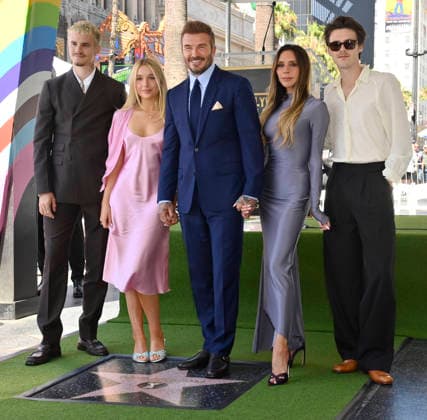 L-R Romeo Beckham, Harper Beckham, English former footballer David Beckham, Victoria Beckham and Cruz Beckham gather around his star during an unveiling ceremony honoring him with the 2,849th star on the Hollywood Walk of Fame in Los Angeles on Friday, June 12, 2026.  LAP2026061209 JIMxRUYMEN  imago images 0859026221 IMAGO JIMxRUYMEN