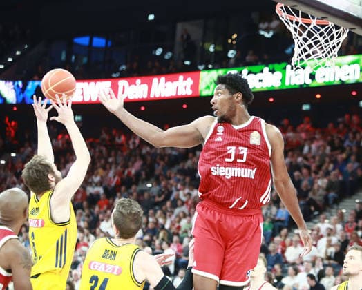 von links Malte DELOW (Berrlin), Andreas OBST (Muenchen), Basketball, He-Bundesliga, 2025 26, Finale 1. Spiel, FC Bayern Basketball vs Alba Berlin, SAP Garden, 12.06.26,