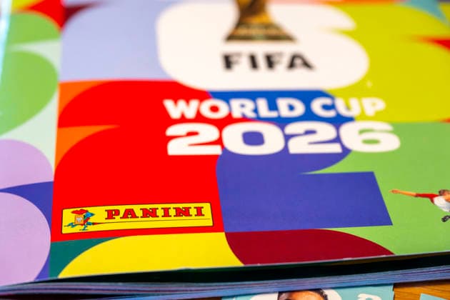 13.06.2026, Mindelheim (Bayern), das beliebte Sammelheft und die dazugehörigen Sammelbilder gibt es auch wieder zur Fussball-WM 2026 in den USA. Das Stickeralbum mit der Titelseite.