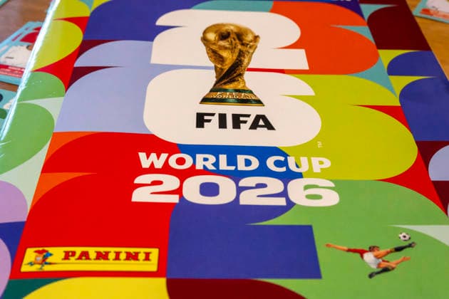 13.06.2026, Mindelheim (Bayern), das beliebte Sammelheft und die dazugehörigen Sammelbilder gibt es auch wieder zur Fussball-WM 2026 in den USA. Das Stickeralbum mit der Titelseite.