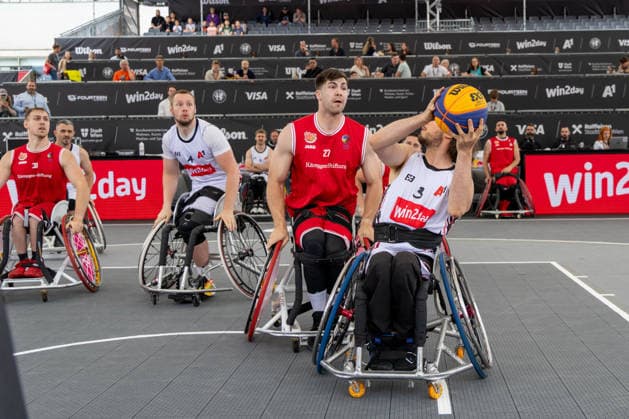 BASKETBALL - FIBA 3x3 World Tour VIENNA,AUSTRIA,13.JUN.26 - BASKETBALL - FIBA 3x3 World Tour. Image shows participnts and Alexander Suppan (AUT).  GEPAxpictures xPhilippxBrem