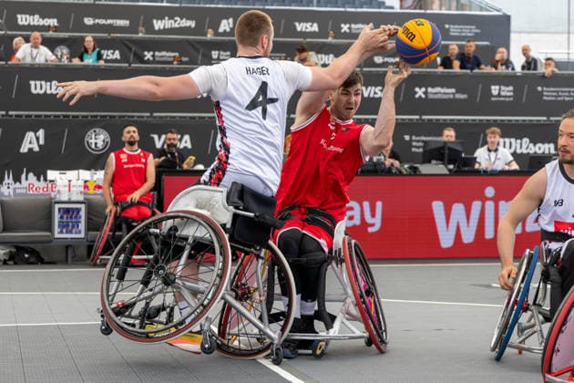 BASKETBALL - FIBA 3x3 World Tour VIENNA,AUSTRIA,13.JUN.26 - BASKETBALL - FIBA 3x3 World Tour. Image shows Hubert Hager (AUT) and a participant.  GEPAxpictures xPhilippxBrem