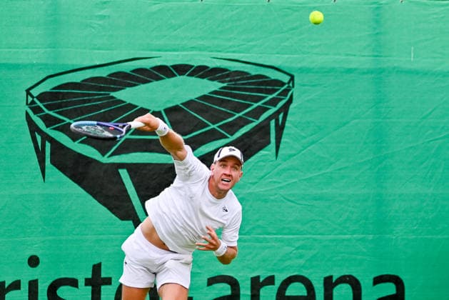 Filip Cristian Jianu (Rumaenien) beim Aufschlag TERRA WORTMANN Open 2026, Tennis, ATP, Tennis Herren 500, Turnier, Qualifikation, 13.06.2026, TERRA WORTMANN Open 2026, Tennis, ATP 500, Turnier, Qualifikation, 13.06.2026 Halle