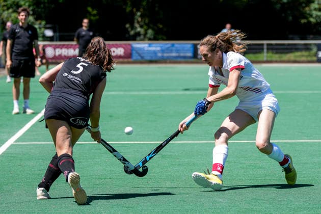 v.li.: Laurentien Vogelmann (HCL, 5), Fanny Rinne-Cihlar (TSVMH, 30), Zweikampf, Spielszene, Duell, duel, tackle, tackling, Dynamik, Action, Aktion, 13.06.2026, Mannheim (Deutschland), Hockey, 2. Bundesliga, Gruppe Süd, Damen, TSV Mannheim - HC Ludwigsburg