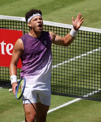Stuttgart , Tennis , BOSS Open , Ben Shelton (USA) jubelt